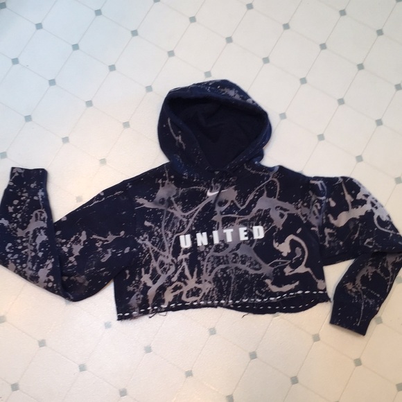 Nike Tops - Nike Custom Crop price firm!